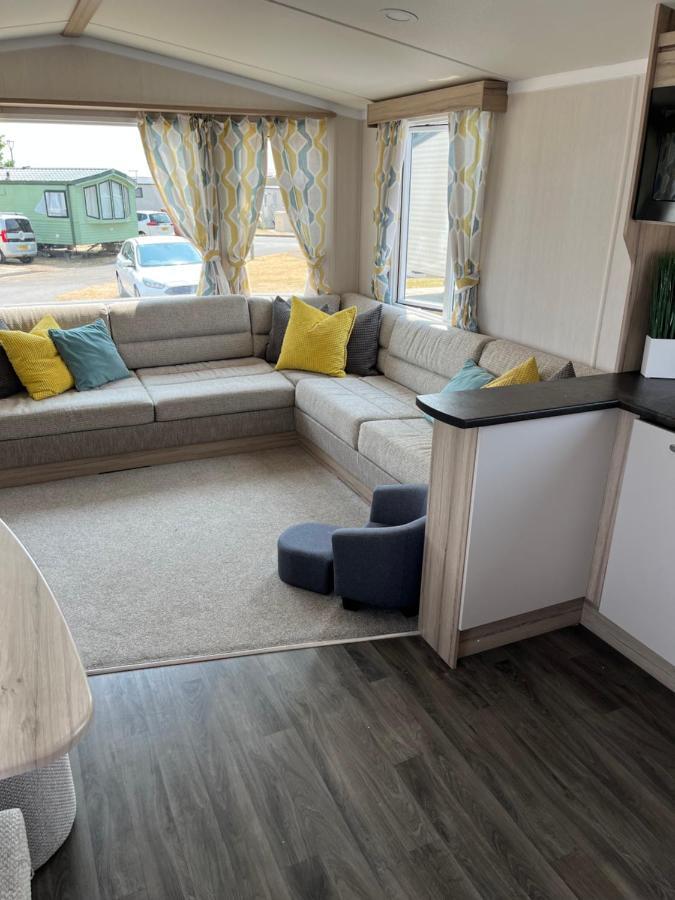Beautiful Caravan In Trecco Bay! 74 Sycomore ブリジェンド エクステリア 写真