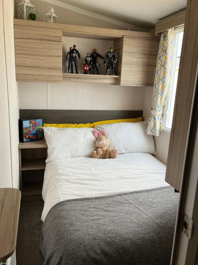 Beautiful Caravan In Trecco Bay! 74 Sycomore ブリジェンド エクステリア 写真