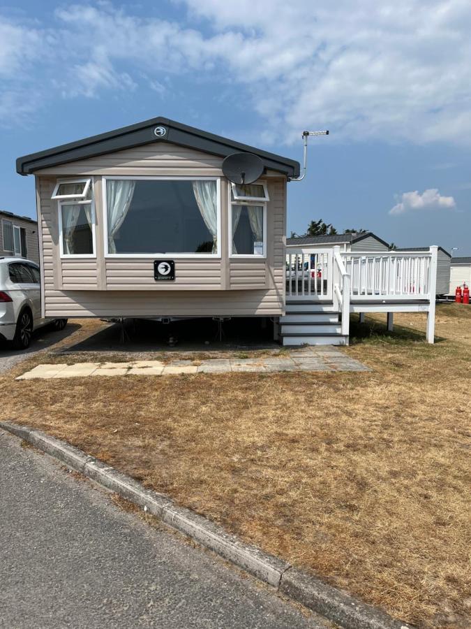 Beautiful Caravan In Trecco Bay! 74 Sycomore ブリジェンド エクステリア 写真